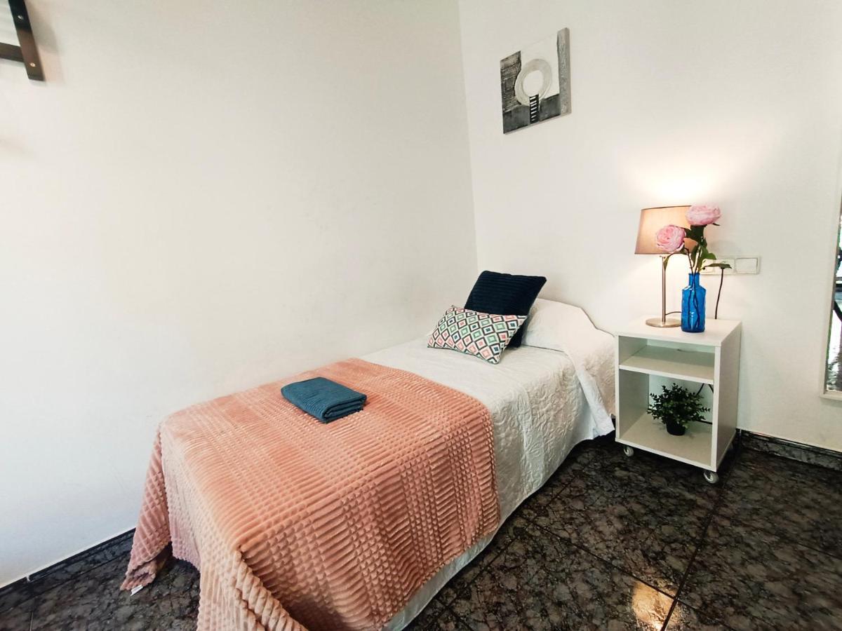 By Plaza Urquinaona Rooms Barcelona Exterior foto